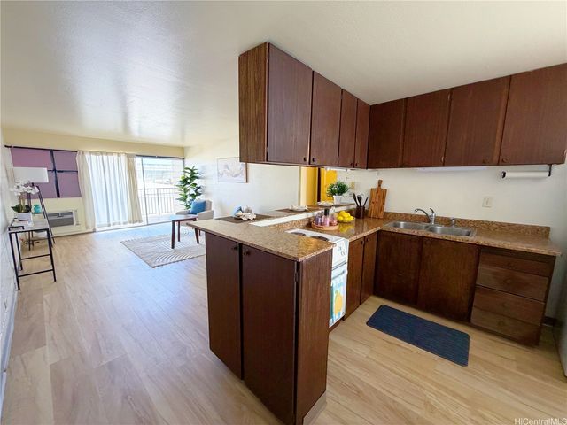 98-729 Moanalua Loop 201, Aiea, HI 96701