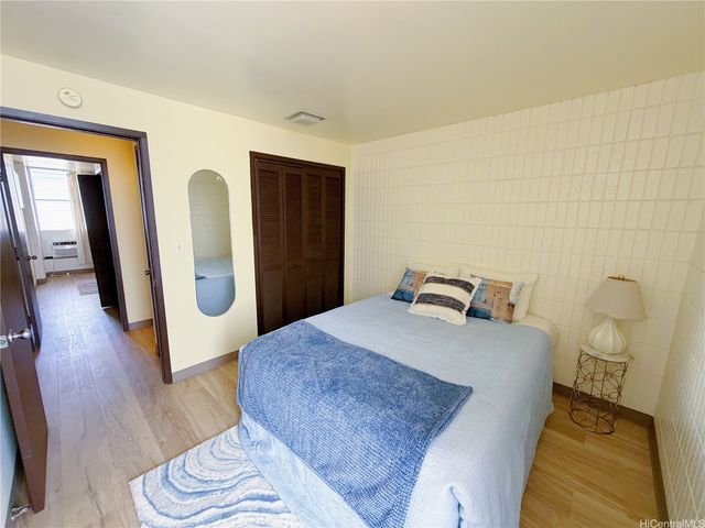 98-729 Moanalua Loop 201, Aiea, HI 96701