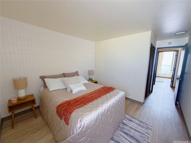 98-729 Moanalua Loop 201, Aiea, HI 96701