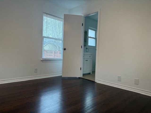 9933 Mixon Drive, Dallas, TX 75220