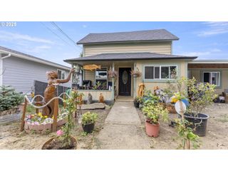 55 W 6TH St, Coquille, OR 97423