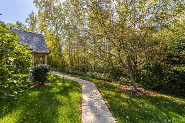 4091 Stonebridge, Holly, MI 48442