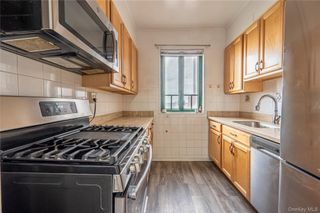 1604 Metropolitan Avenue 9G, Bronx, NY 10462