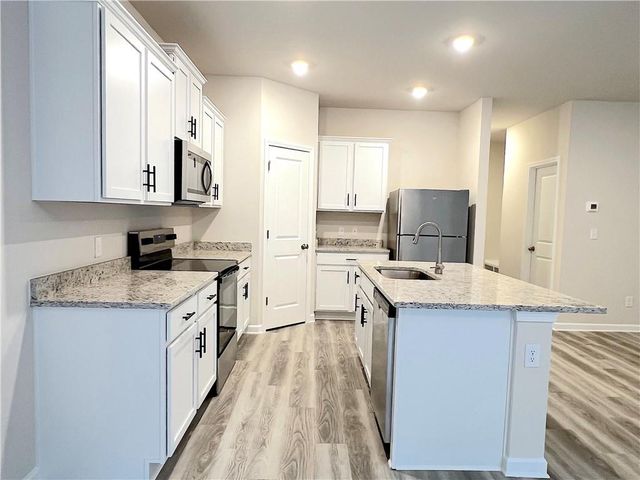 4113 Oakwood Ter Court, Oakwood, GA 30566