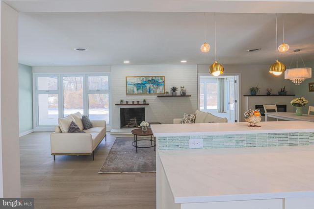 7900 IVY LN, Baltimore, MD 21208