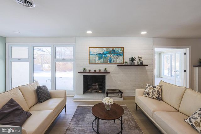 7900 IVY LN, Baltimore, MD 21208