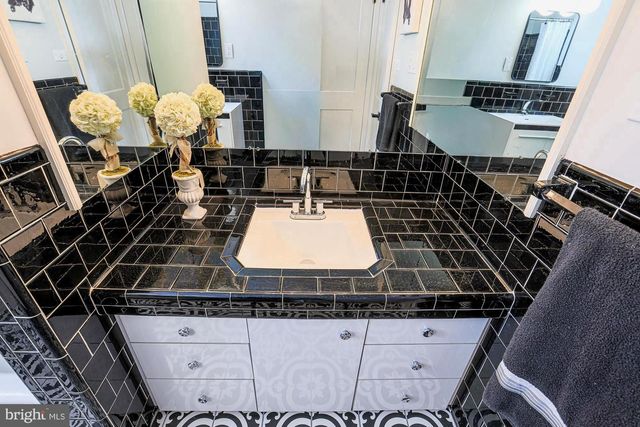 7900 IVY LN, Baltimore, MD 21208