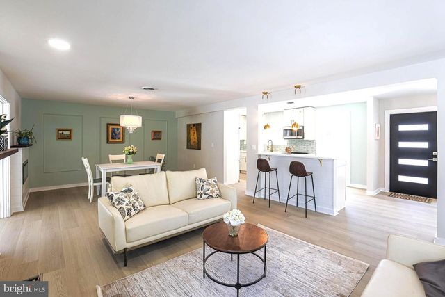 7900 IVY LN, Pikesville, MD 21208