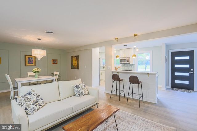 7900 IVY LN, Pikesville, MD 21208