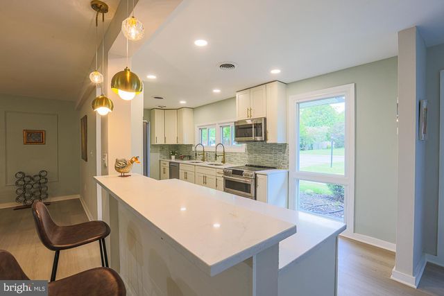 7900 IVY LN, Pikesville, MD 21208