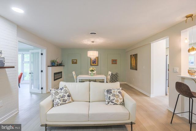 7900 IVY LN, Pikesville, MD 21208