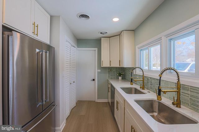 7900 IVY LN, Pikesville, MD 21208