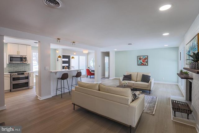 7900 IVY LN, Baltimore, MD 21208