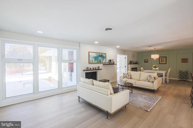 7900 IVY LN, Baltimore, MD 21208