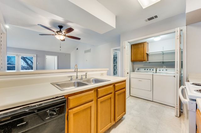 2835 Keller Springs 502, Carrollton, TX 75006