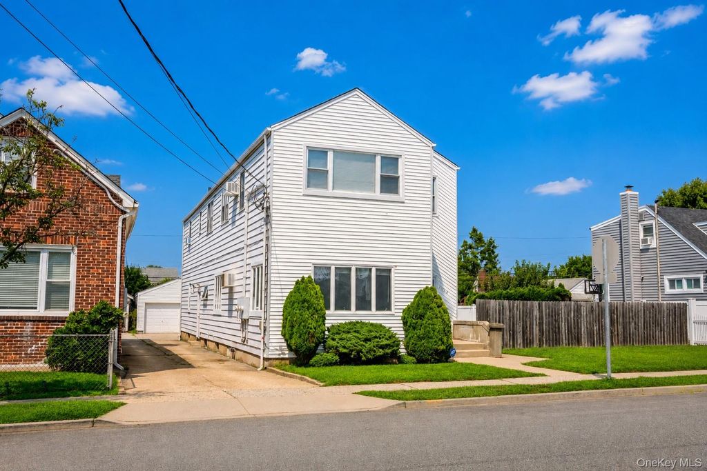 1024 First Avenue, Franklin Square, NY 11010 — photo 4