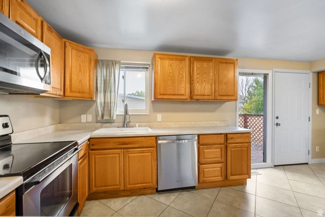 6622 S GEORGIA DR, West Jordan, UT 84084