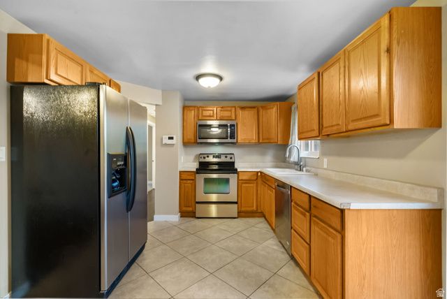 6622 S GEORGIA DR, West Jordan, UT 84084