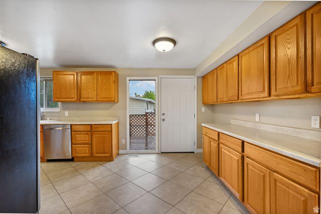 6622 S GEORGIA DR, West Jordan, UT 84084