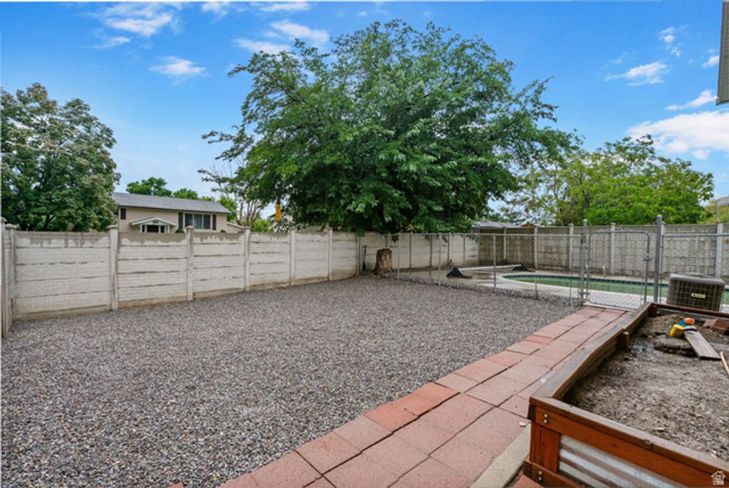 Image 31 of property listing at 6622 S GEORGIA DR, West Jordan, UT 84084