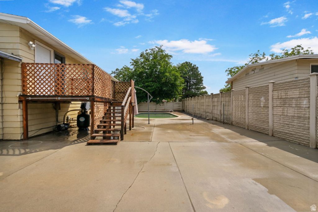 Image 33 of property listing at 6622 S GEORGIA DR, West Jordan, UT 84084
