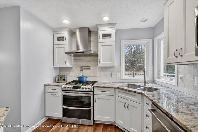 2545 Hummingbird Lane, Holt, MI 48842