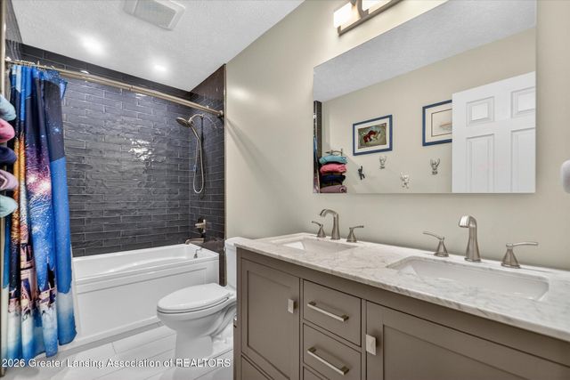 2545 Hummingbird Lane, Holt, MI 48842