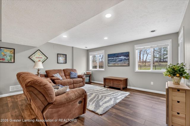 2545 Hummingbird Lane, Holt, MI 48842