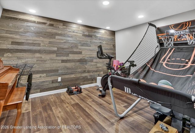 2545 Hummingbird Lane, Holt, MI 48842