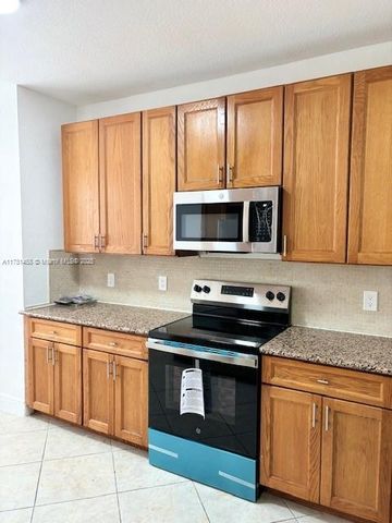 1972 NE 5th St, Boynton Beach, FL 33435