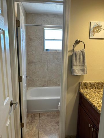 801 Hummingbird Way 201, North Palm Beach, FL 33408