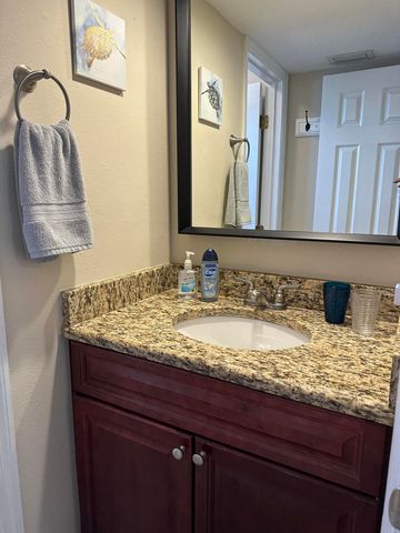 801 Hummingbird Way 201, North Palm Beach, FL 33408