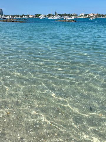 801 Hummingbird Way 201, North Palm Beach, FL 33408