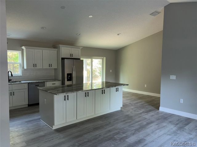 2538 W Dellwood Street, Dunnellon, FL 34434