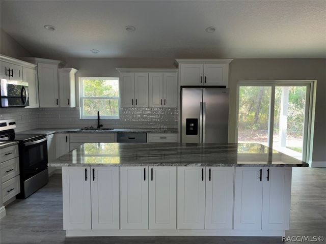 2538 W Dellwood Street, Dunnellon, FL 34434