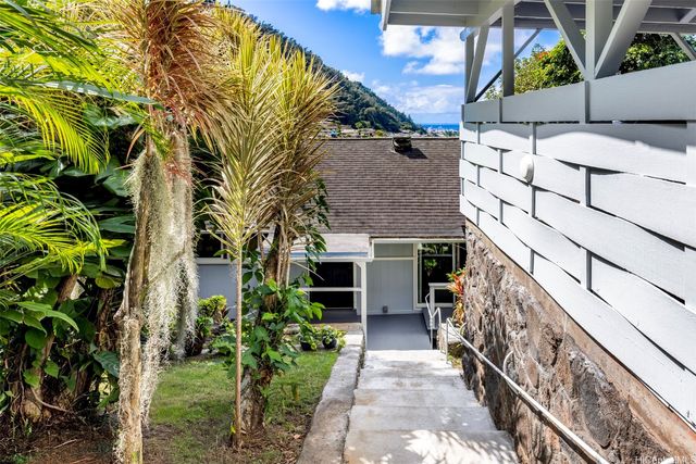 3003 Hoaloha Place, Honolulu, HI 96817