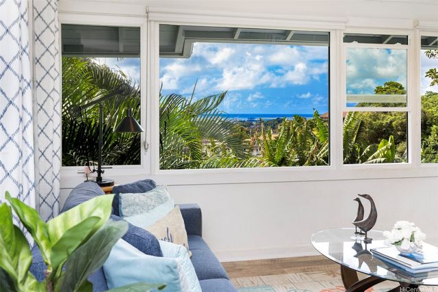 3003 Hoaloha Place, Honolulu, HI 96817