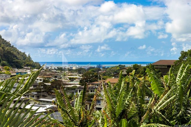 3003 Hoaloha Place, Honolulu, HI 96817