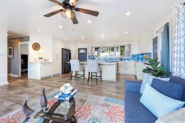 3003 Hoaloha Place, Honolulu, HI 96817