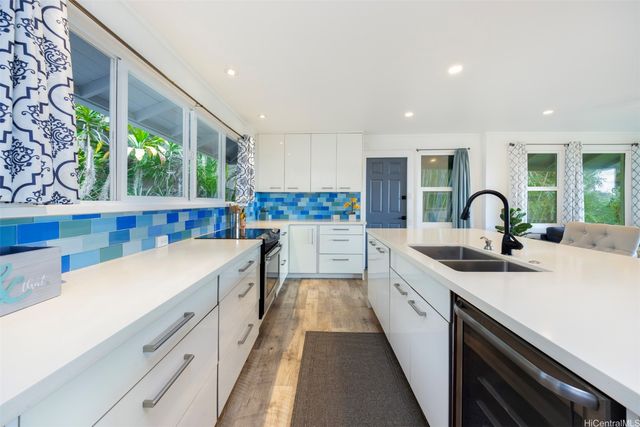 3003 Hoaloha Place, Honolulu, HI 96817