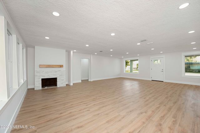 4308 WORTH Drive E, Jacksonville, FL 32207