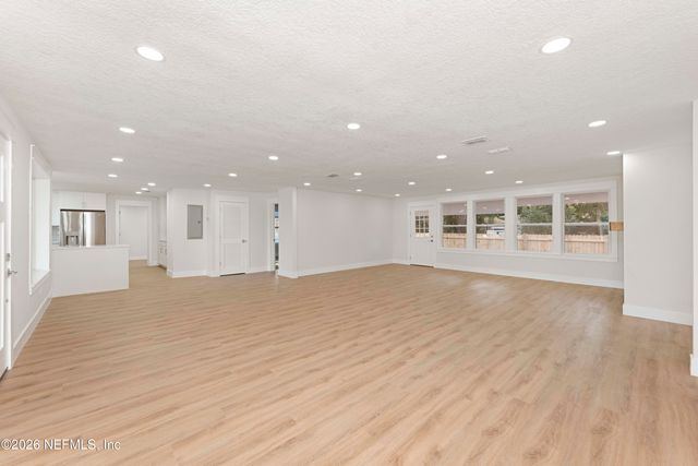 4308 WORTH Drive E, Jacksonville, FL 32207