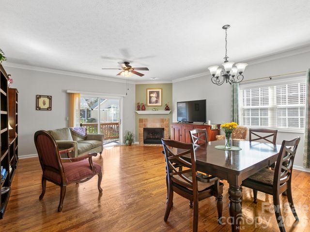 25 Old Pasture Way, Hendersonville, NC 28739