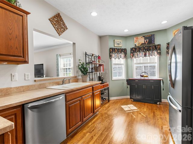 25 Old Pasture Way, Hendersonville, NC 28739