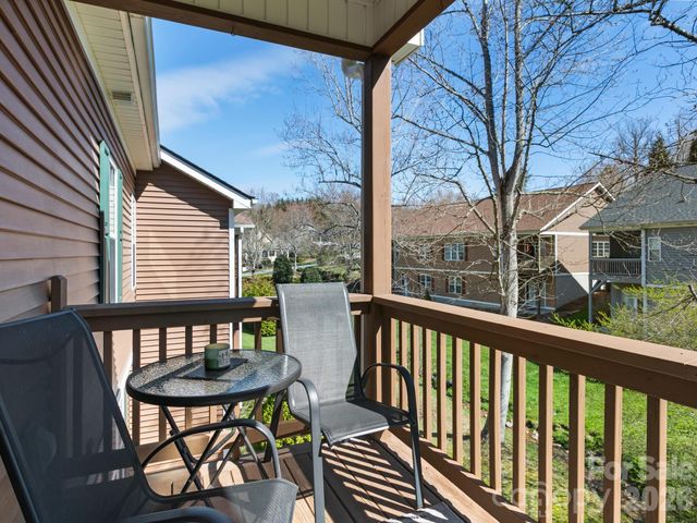 25 Old Pasture Way, Hendersonville, NC 28739