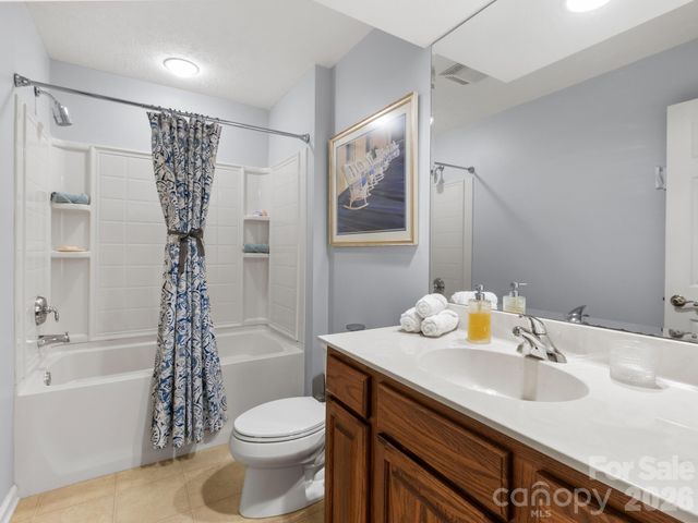 25 Old Pasture Way, Hendersonville, NC 28739