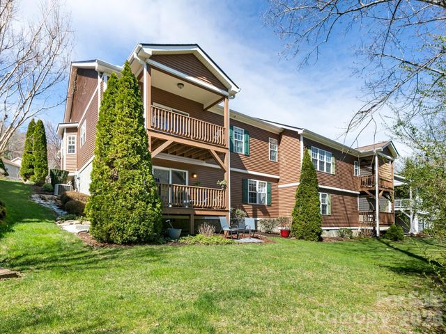 25 Old Pasture Way, Hendersonville, NC 28739