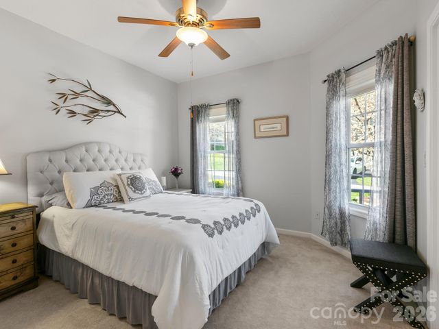 25 Old Pasture Way, Hendersonville, NC 28739