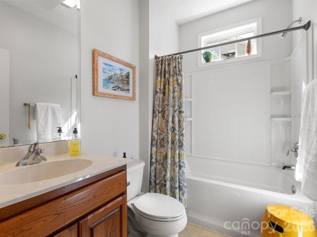 25 Old Pasture Way, Hendersonville, NC 28739