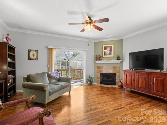 25 Old Pasture Way, Hendersonville, NC 28739